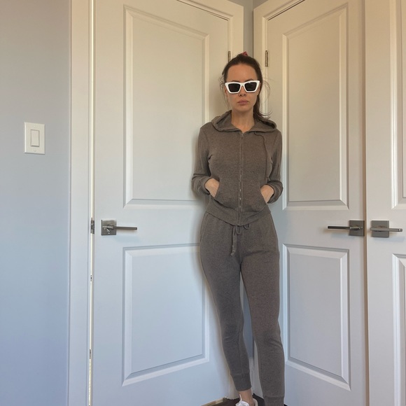 two piece jogger and zippy - Picture 6 of 13